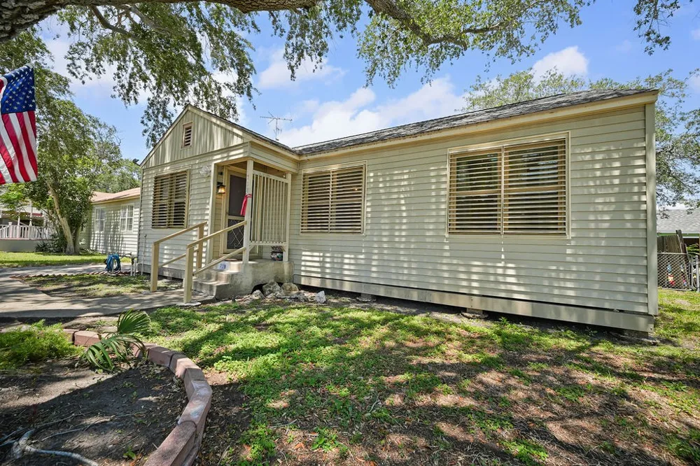 718 Ralston Corpus Christi, TX 78404