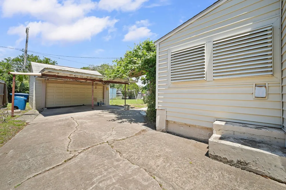 718 Ralston Corpus Christi, TX 78404