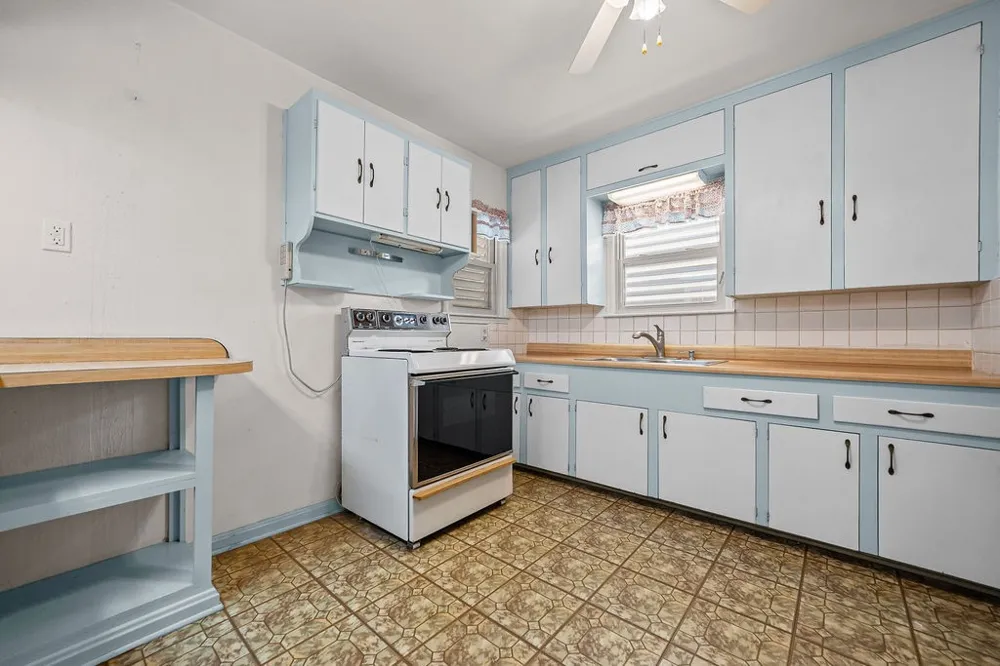 718 Ralston Corpus Christi, TX 78404