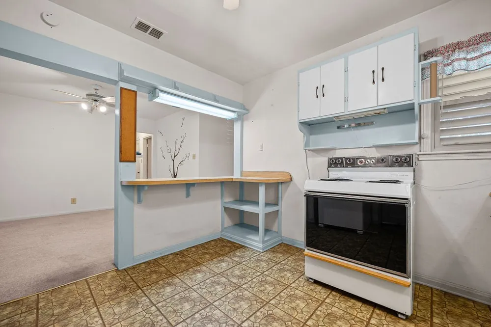 718 Ralston Corpus Christi, TX 78404