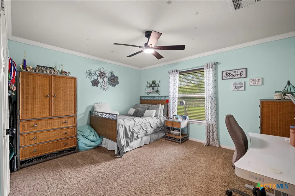 618 S Hudson Street Flatonia, TX 78941