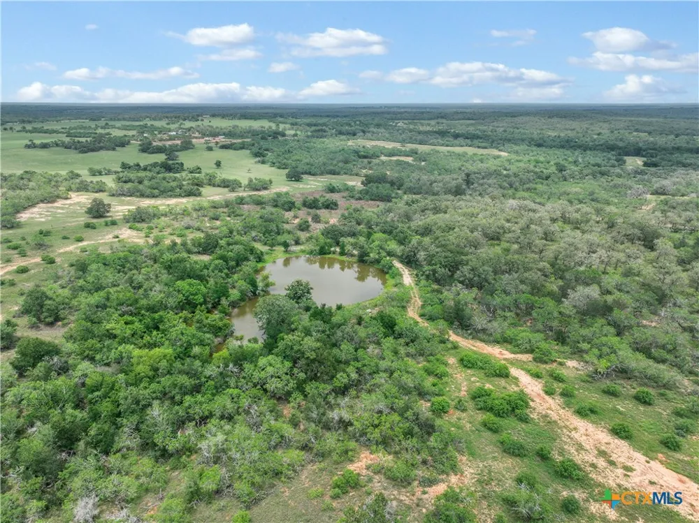 52 Cross Road Seguin, TX 78155