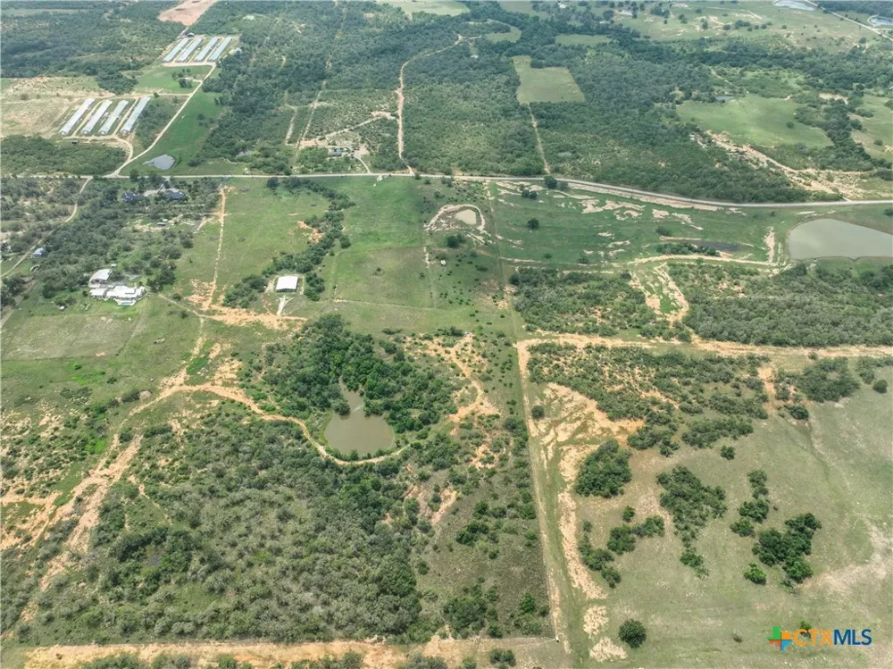52 Cross Road Seguin, TX 78155