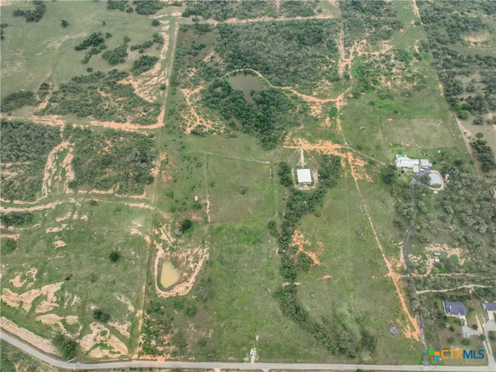 52 Cross Road Seguin, TX 78155