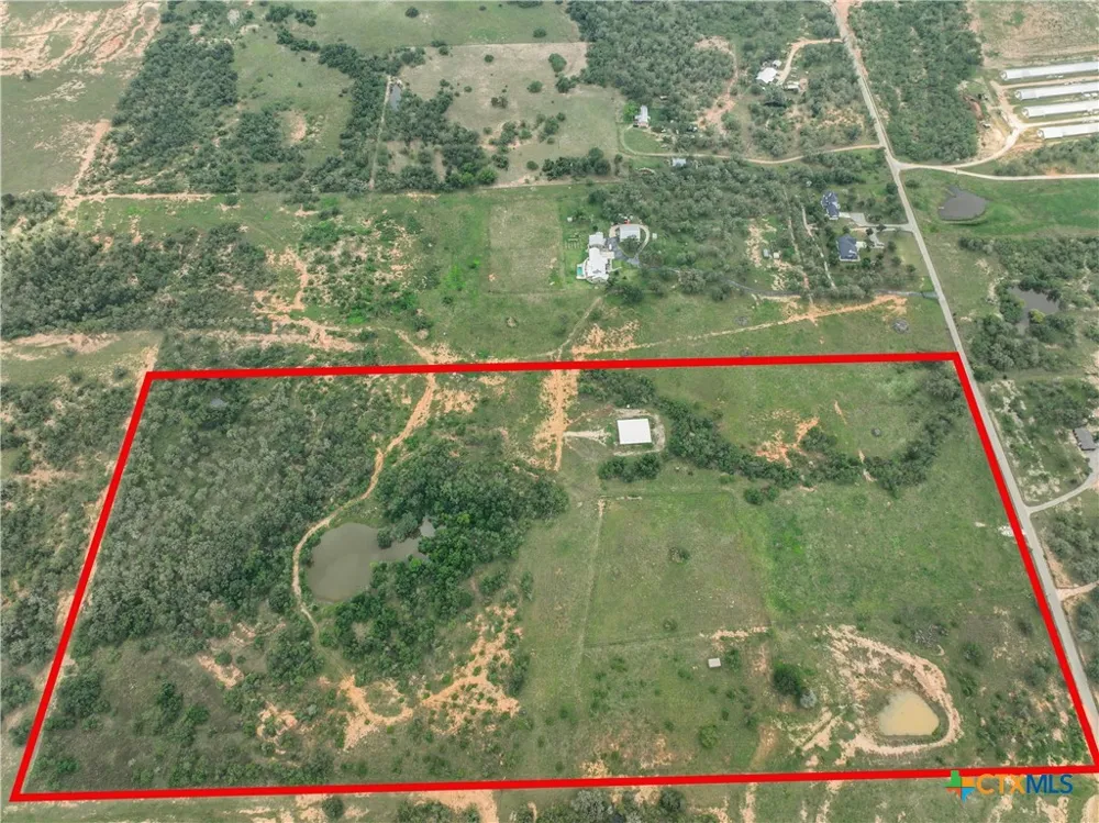 52 Cross Road Seguin, TX 78155