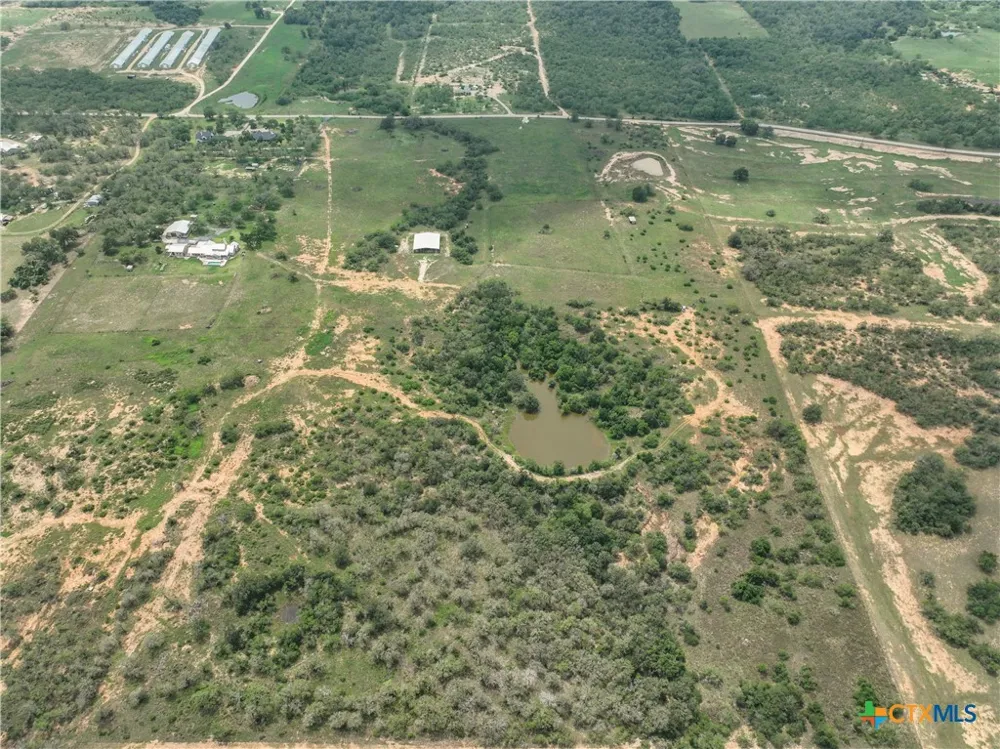 52 Cross Road Seguin, TX 78155