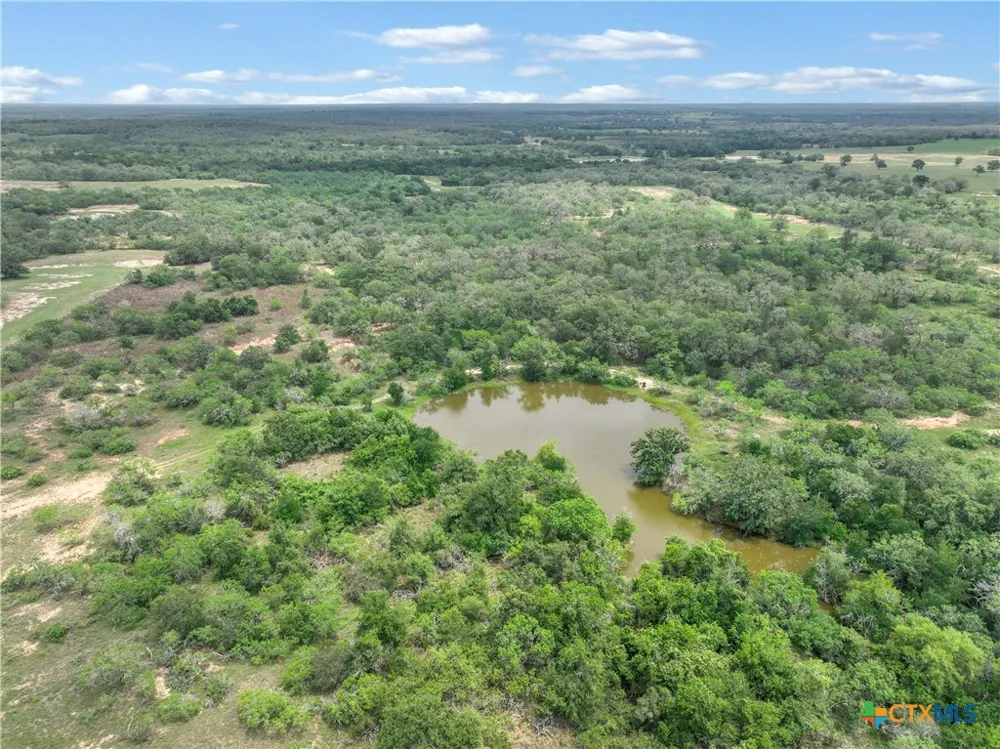 52 Cross Road Seguin, TX 78155