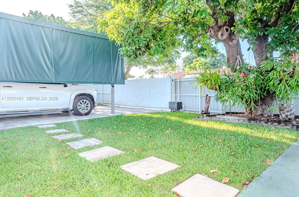 3400 SW 108th Ave Miami, FL 33165