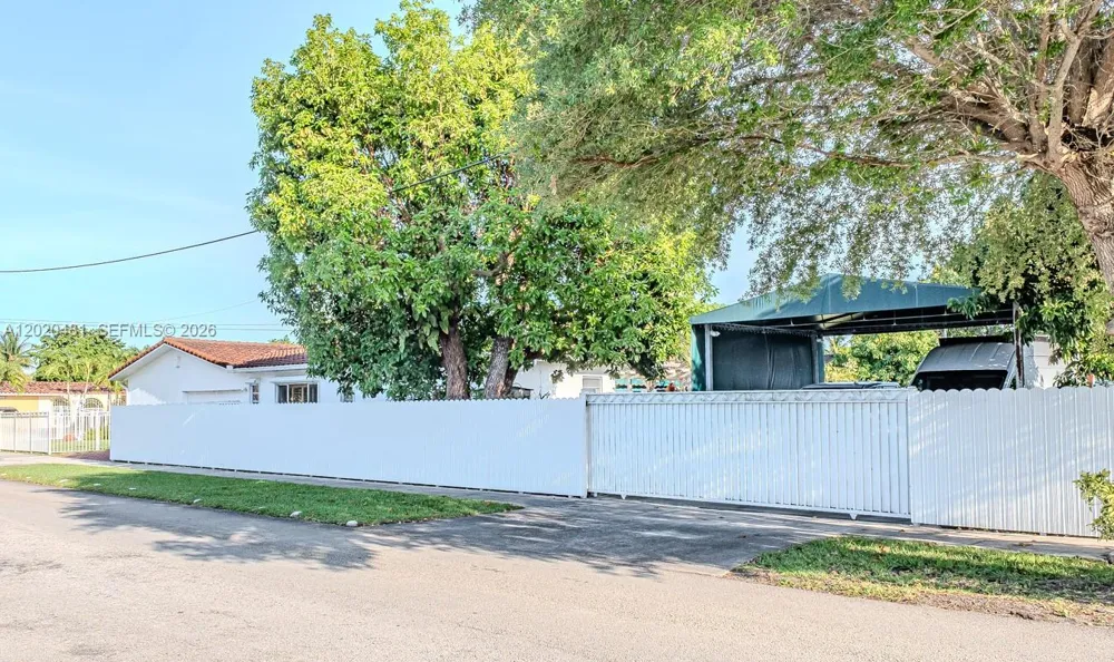 3400 SW 108th Ave Miami, FL 33165