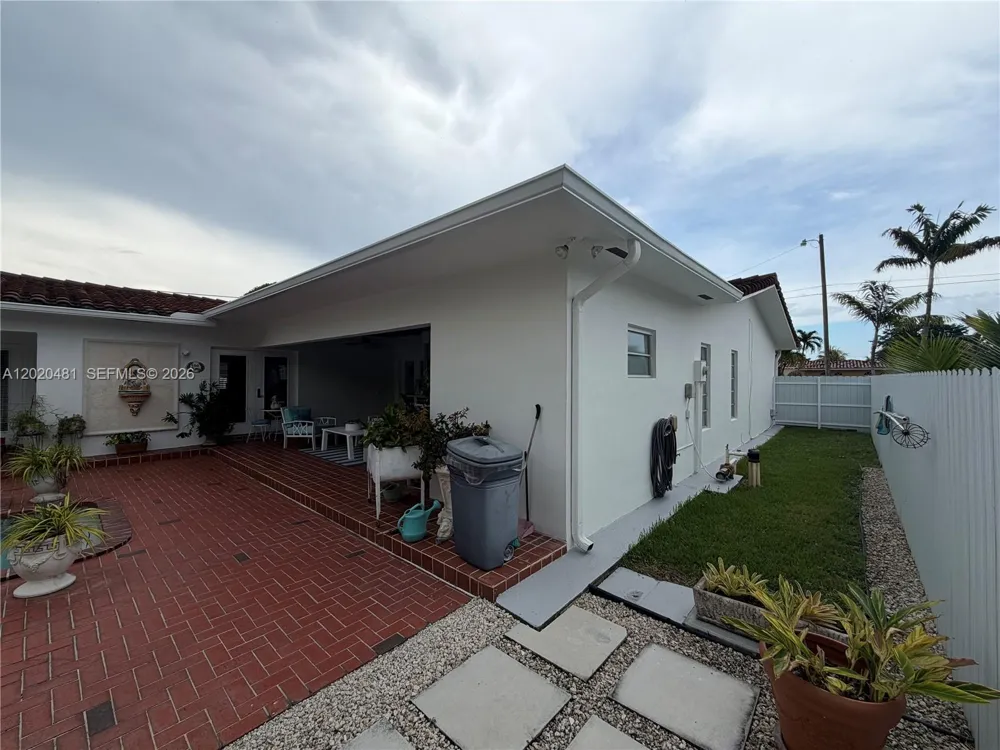 3400 SW 108th Ave Miami, FL 33165
