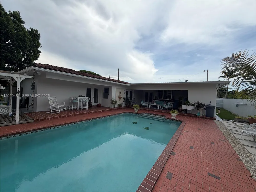 3400 SW 108th Ave Miami, FL 33165