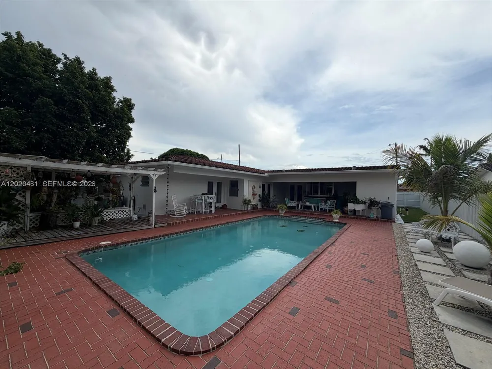 3400 SW 108th Ave Miami, FL 33165