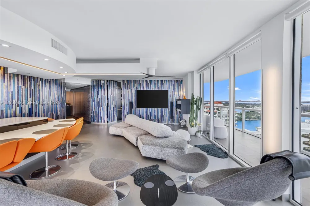 6365 Collins Ave #2301 Miami Beach, FL 33141