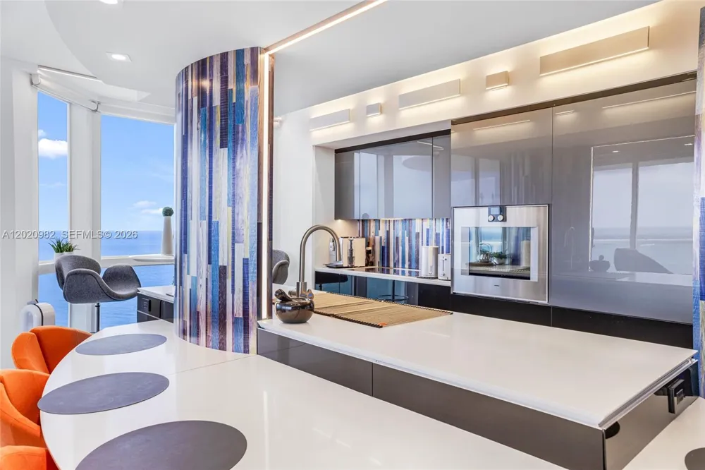6365 Collins Ave #2301 Miami Beach, FL 33141