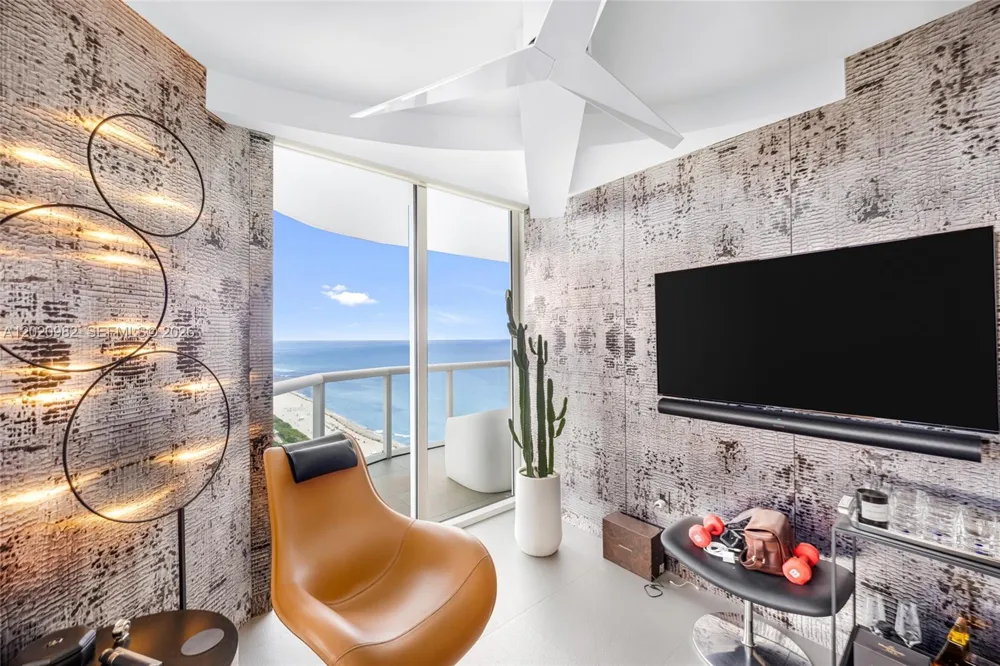 6365 Collins Ave #2301 Miami Beach, FL 33141