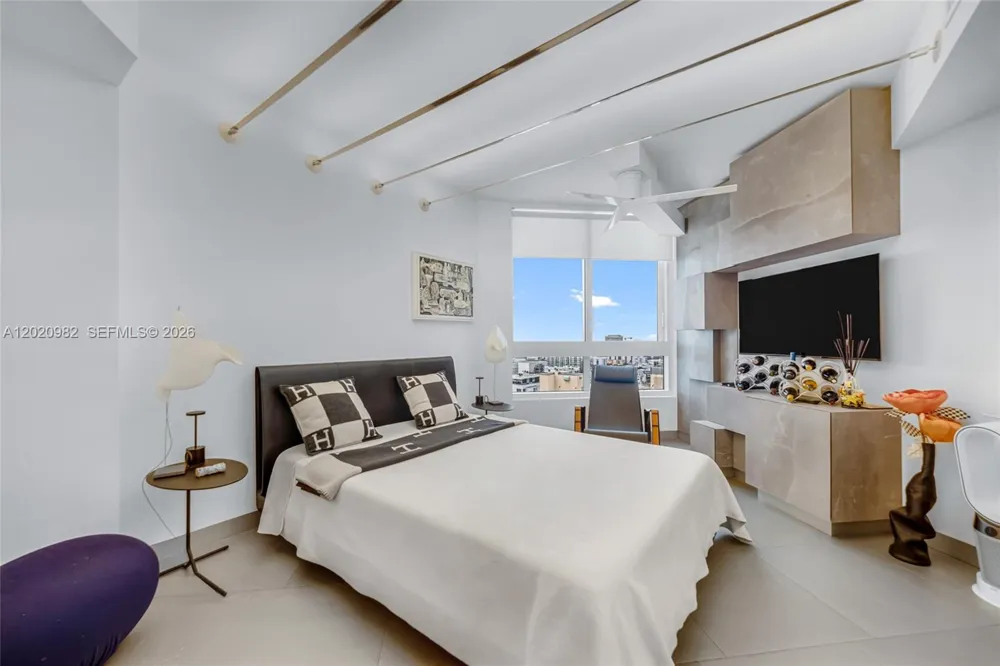 6365 Collins Ave #2301 Miami Beach, FL 33141