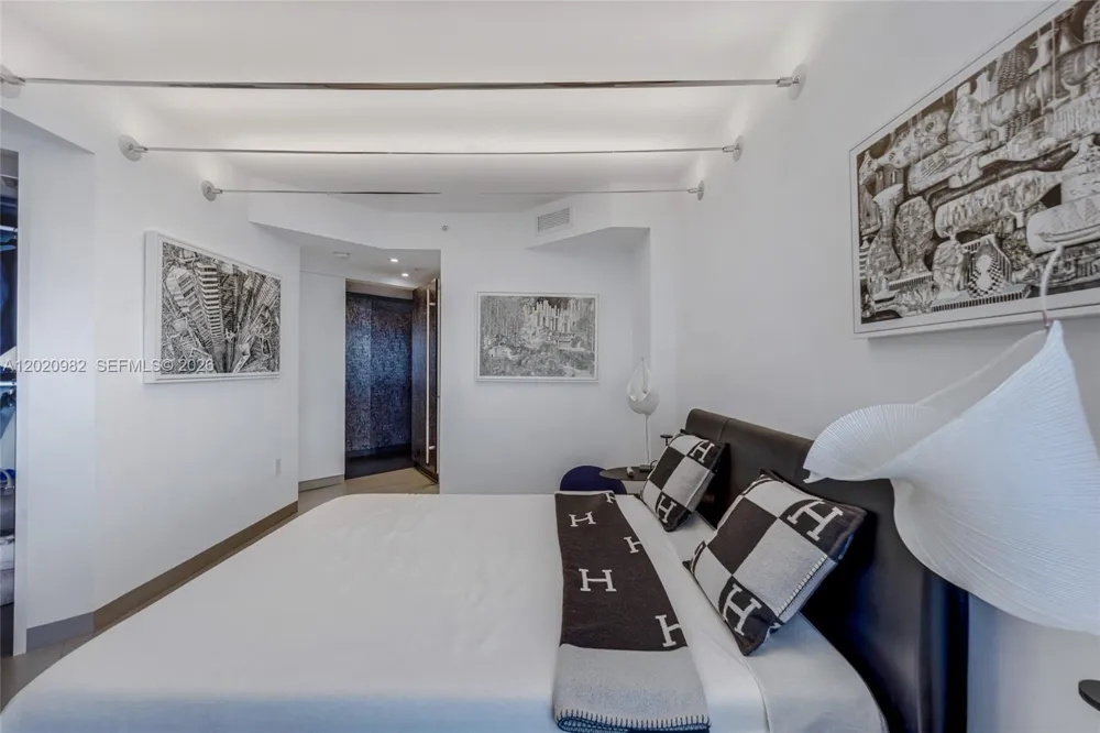 6365 Collins Ave #2301 Miami Beach, FL 33141