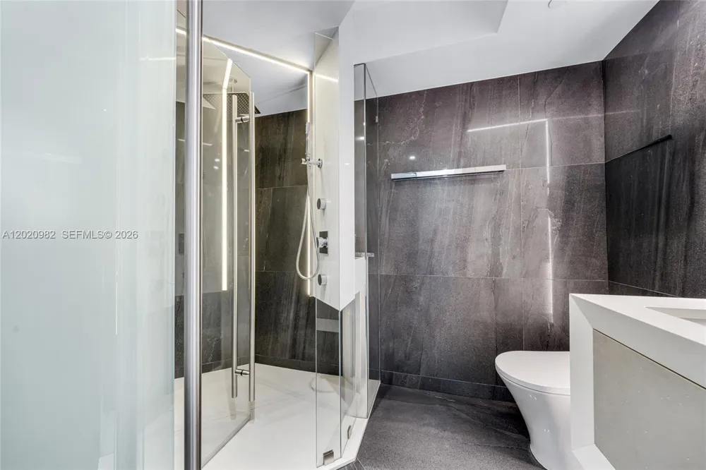 6365 Collins Ave #2301 Miami Beach, FL 33141