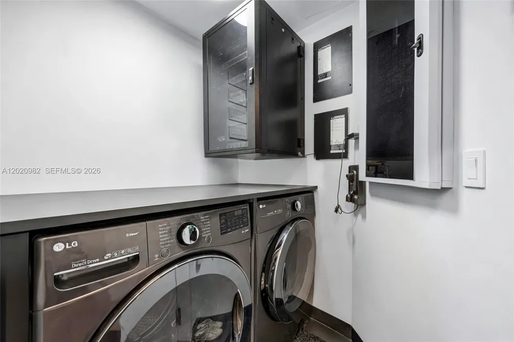 6365 Collins Ave #2301 Miami Beach, FL 33141
