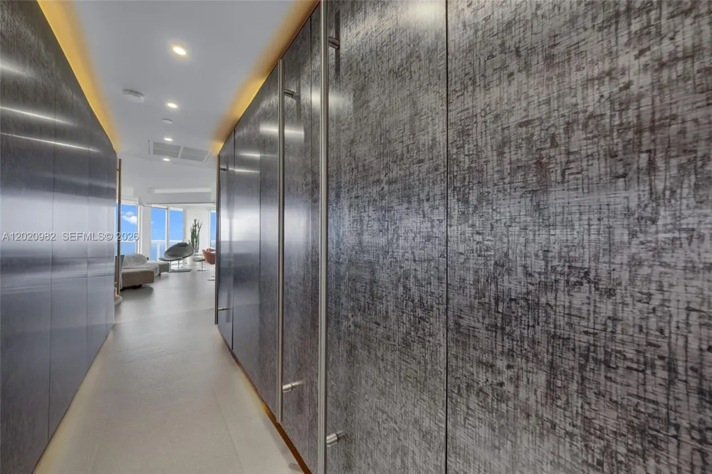 6365 Collins Ave #2301 Miami Beach, FL 33141