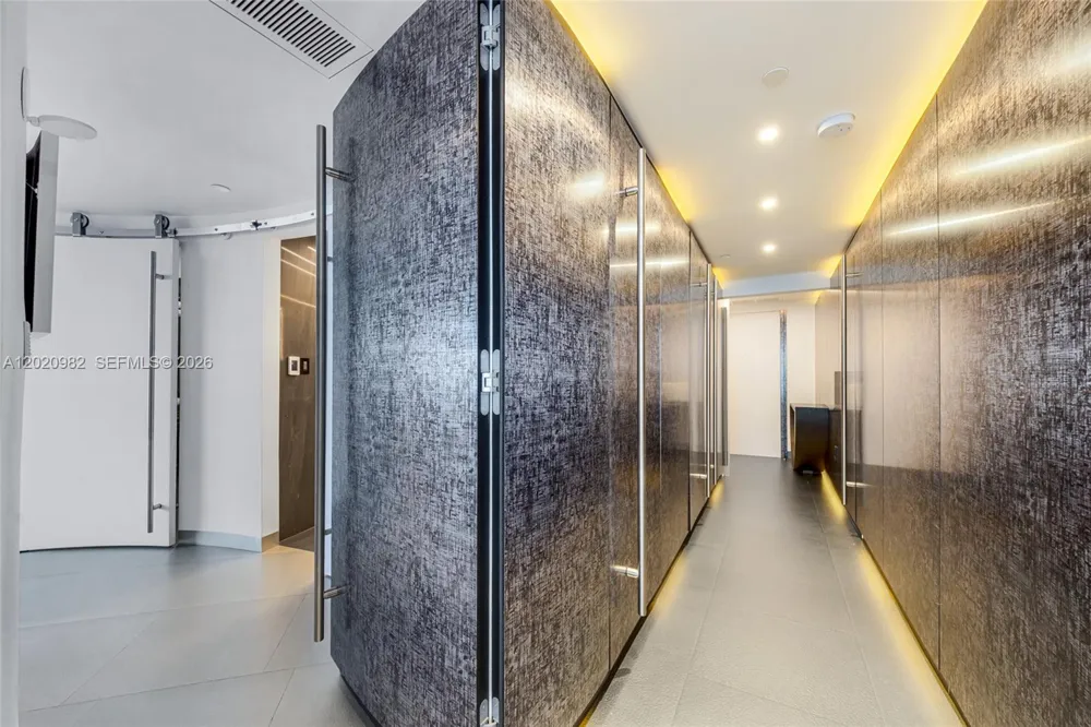6365 Collins Ave #2301 Miami Beach, FL 33141