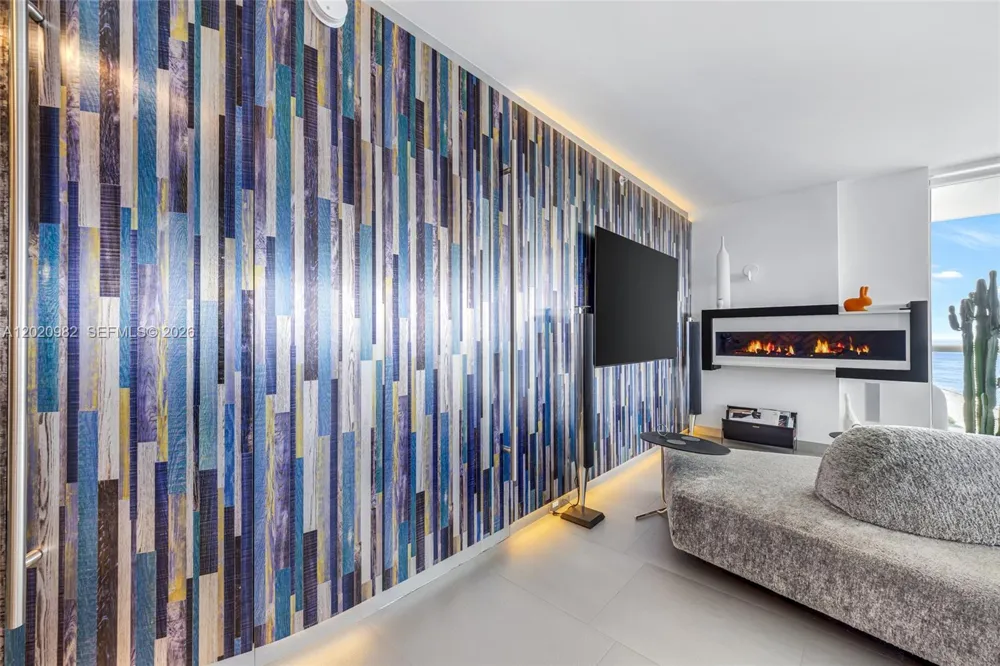 6365 Collins Ave #2301 Miami Beach, FL 33141