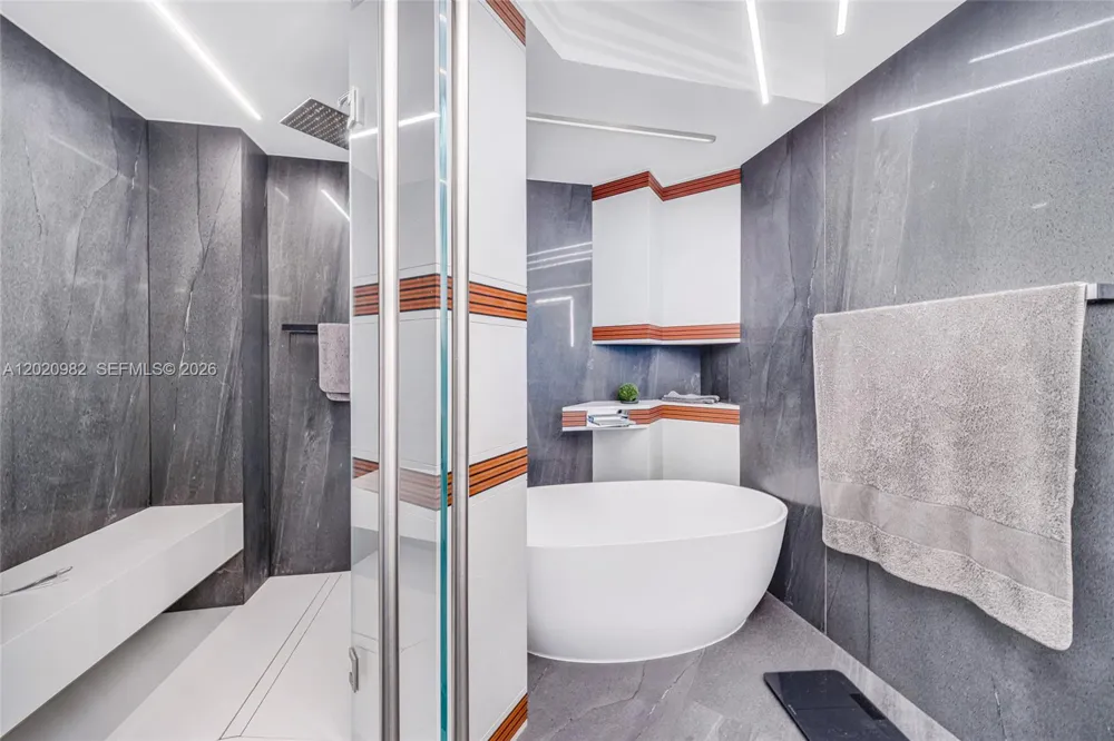 6365 Collins Ave #2301 Miami Beach, FL 33141