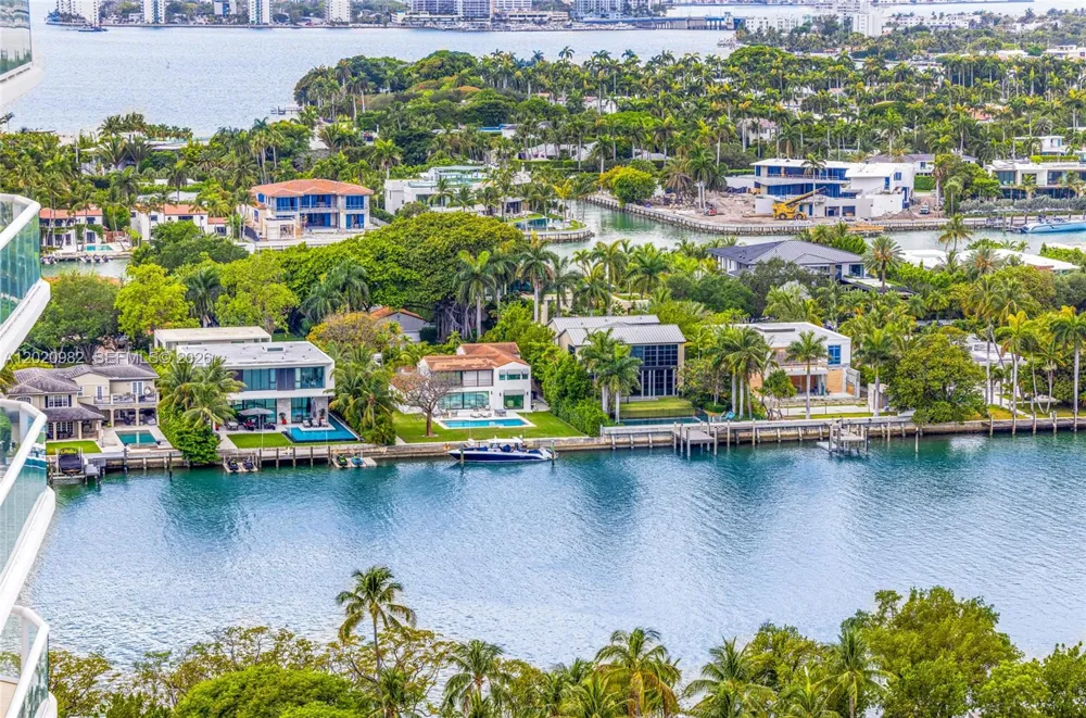 6365 Collins Ave #2301 Miami Beach, FL 33141