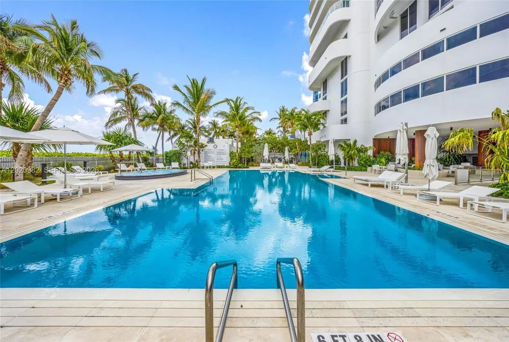 6365 Collins Ave #2301 Miami Beach, FL 33141