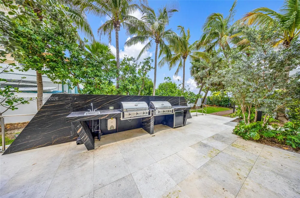 6365 Collins Ave #2301 Miami Beach, FL 33141