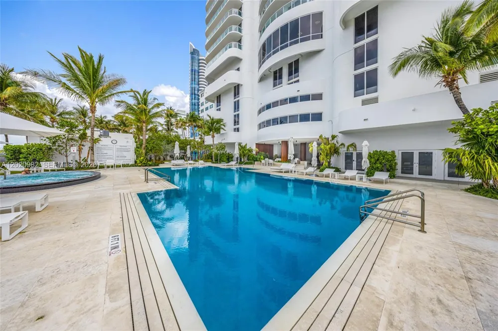 6365 Collins Ave #2301 Miami Beach, FL 33141