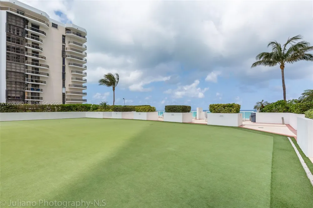 6365 Collins Ave #2301 Miami Beach, FL 33141