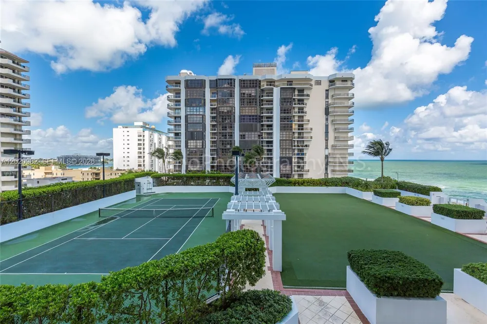 6365 Collins Ave #2301 Miami Beach, FL 33141