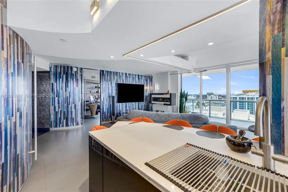 6365 Collins Ave #2301 Miami Beach, FL 33141