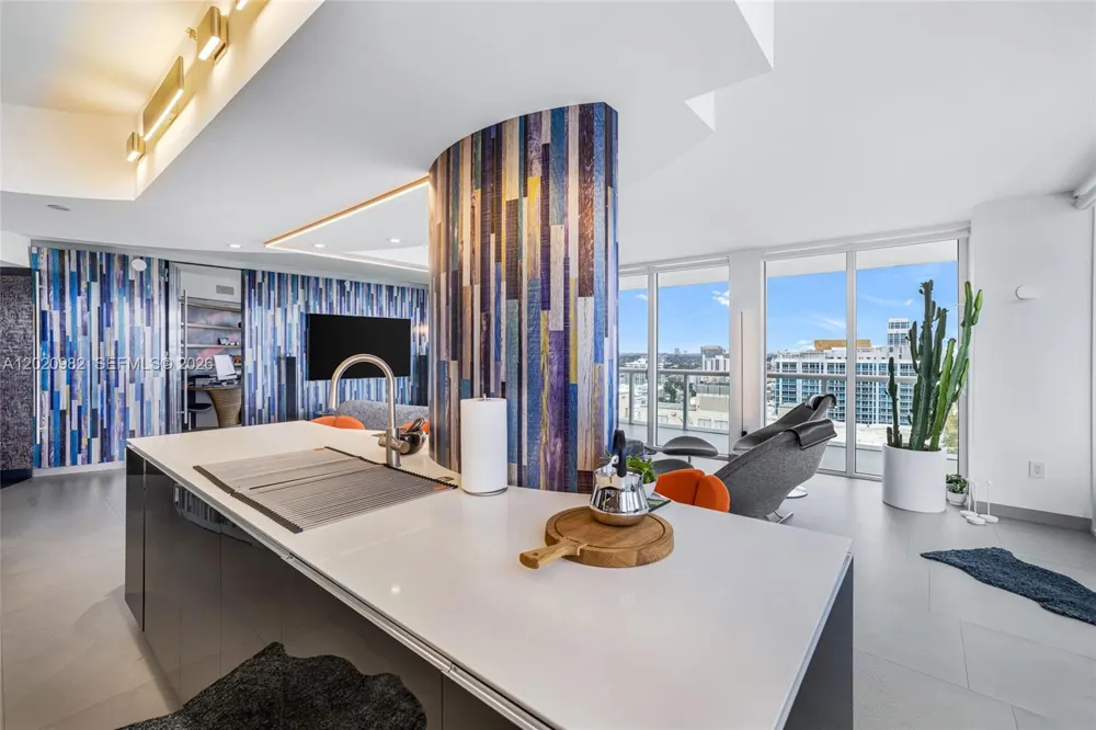 6365 Collins Ave #2301 Miami Beach, FL 33141