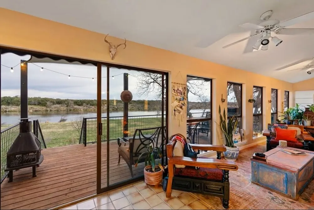 3721 Lakeview Drive Cottonwood Shores, TX 78657