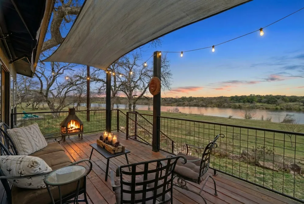 3721 Lakeview Drive Cottonwood Shores, TX 78657