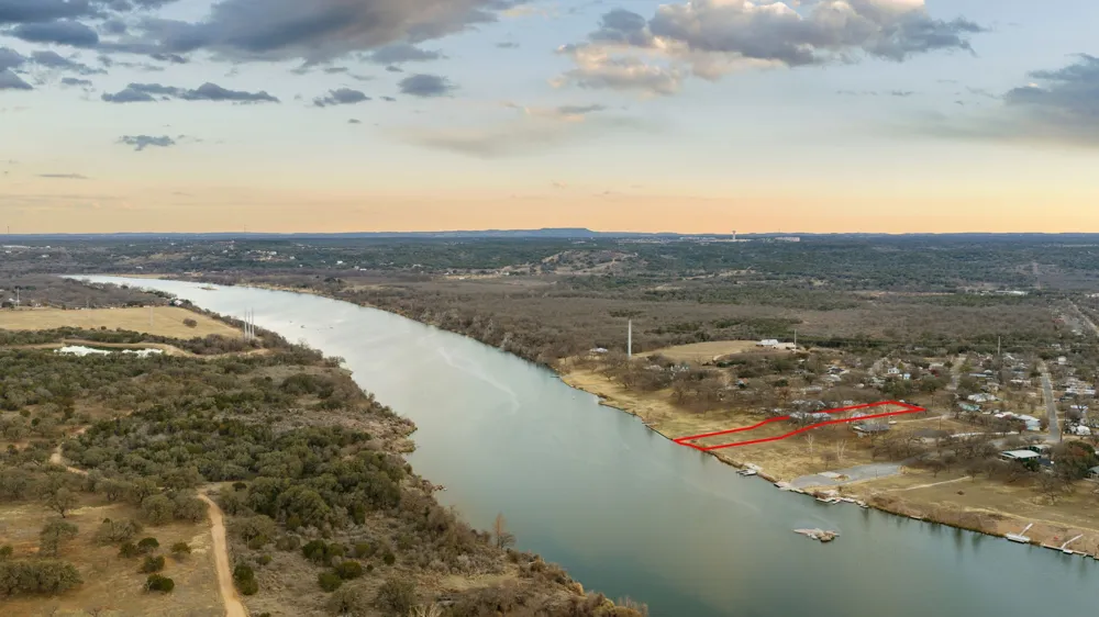 3721 Lakeview Drive Cottonwood Shores, TX 78657