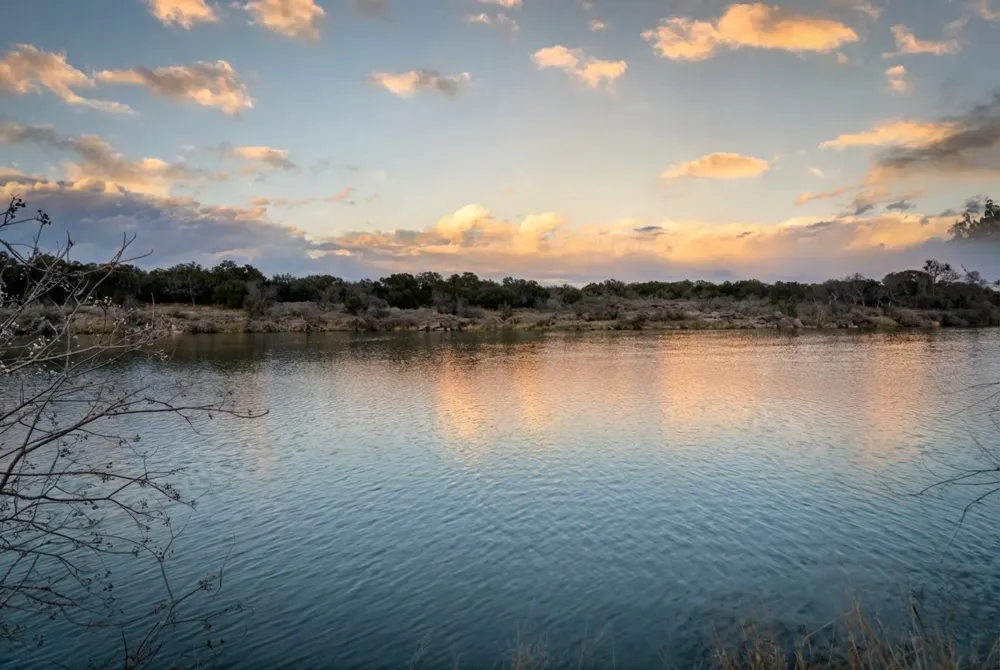 3721 Lakeview Drive Cottonwood Shores, TX 78657