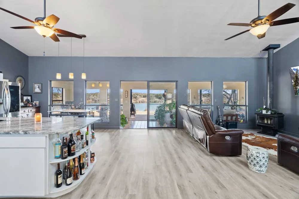 3721 Lakeview Drive Cottonwood Shores, TX 78657