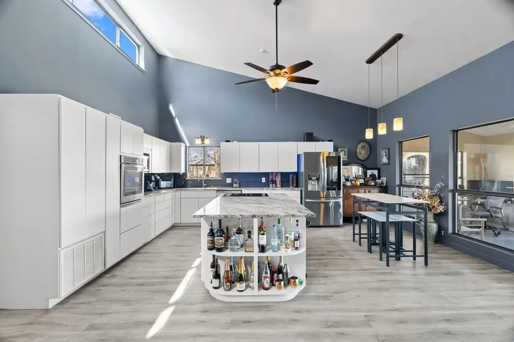 3721 Lakeview Drive Cottonwood Shores, TX 78657