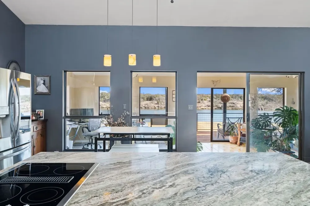 3721 Lakeview Drive Cottonwood Shores, TX 78657