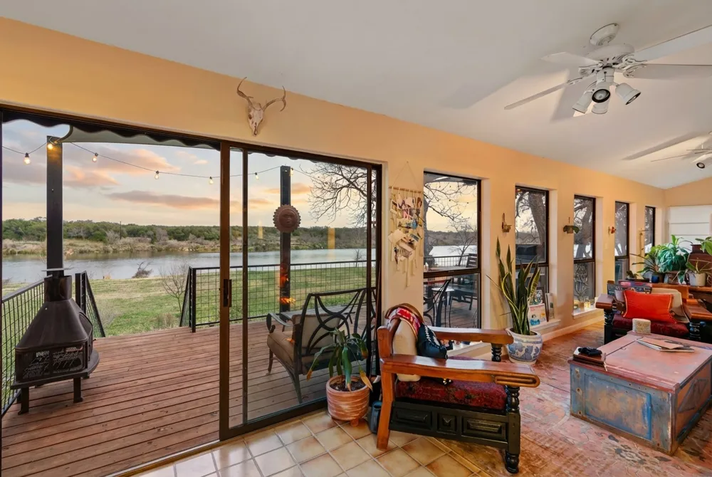 3721 Lakeview Drive Cottonwood Shores, TX 78657