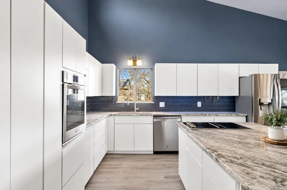 3721 Lakeview Drive Cottonwood Shores, TX 78657