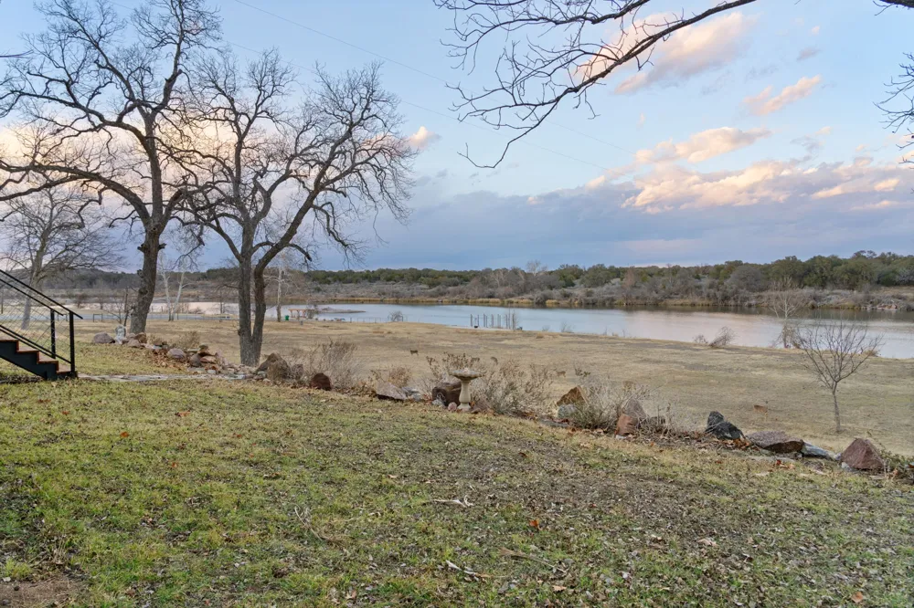3721 Lakeview Drive Cottonwood Shores, TX 78657