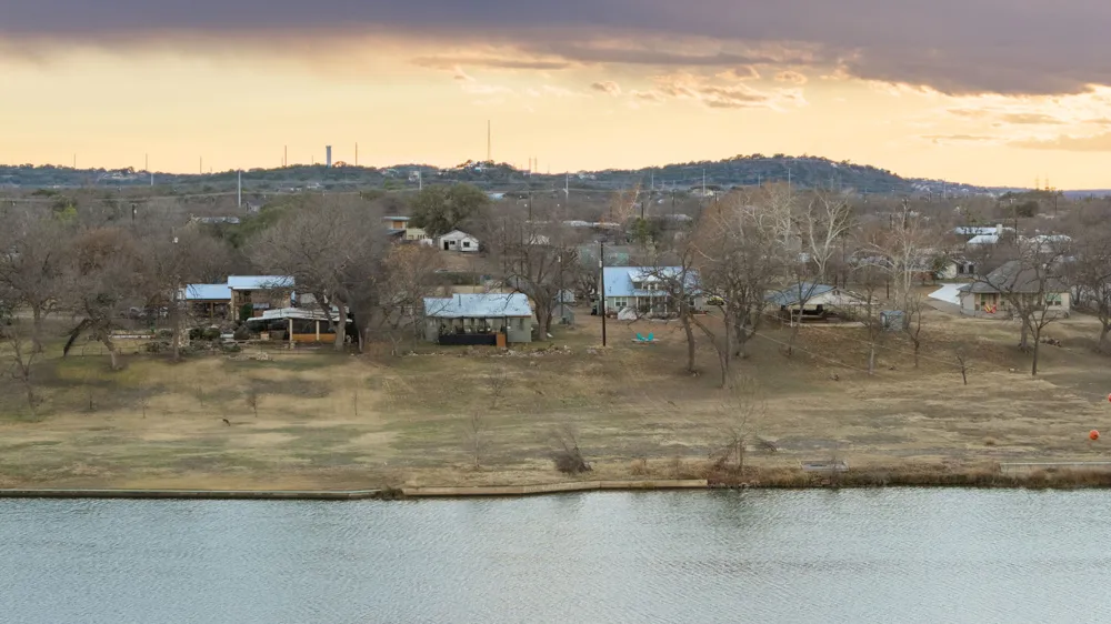 3721 Lakeview Drive Cottonwood Shores, TX 78657