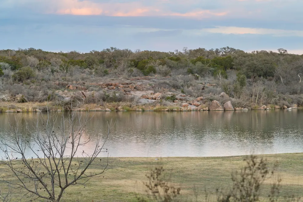 3721 Lakeview Drive Cottonwood Shores, TX 78657