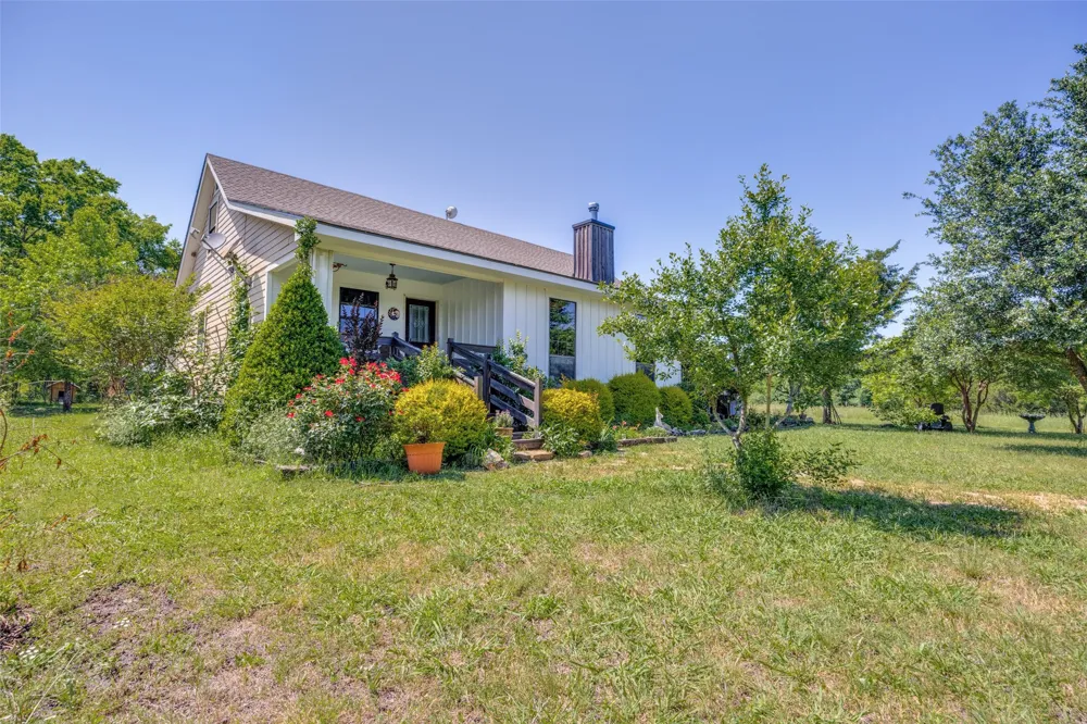 744 County Road 4910 Trenton, TX 75490