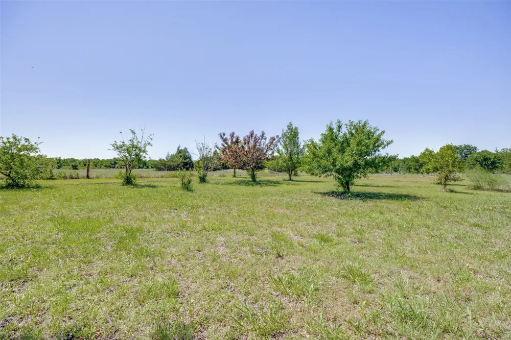 744 County Road 4910 Trenton, TX 75490