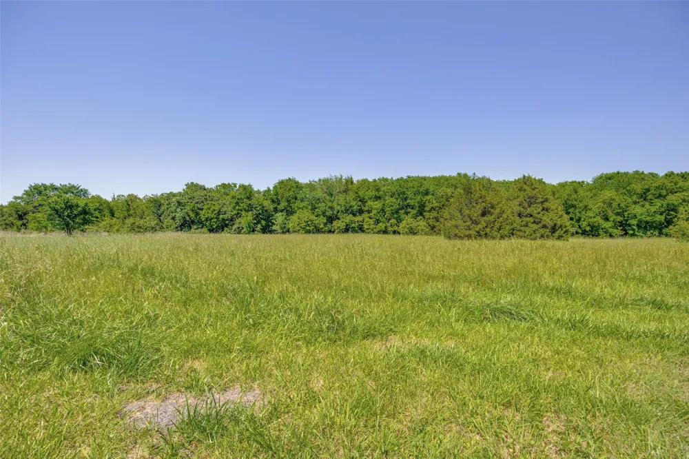 744 County Road 4910 Trenton, TX 75490